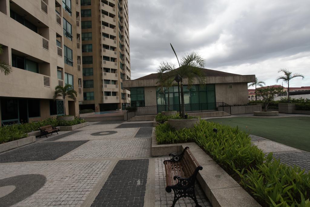 Mch Suites At Robinson's Place Residences Apartment