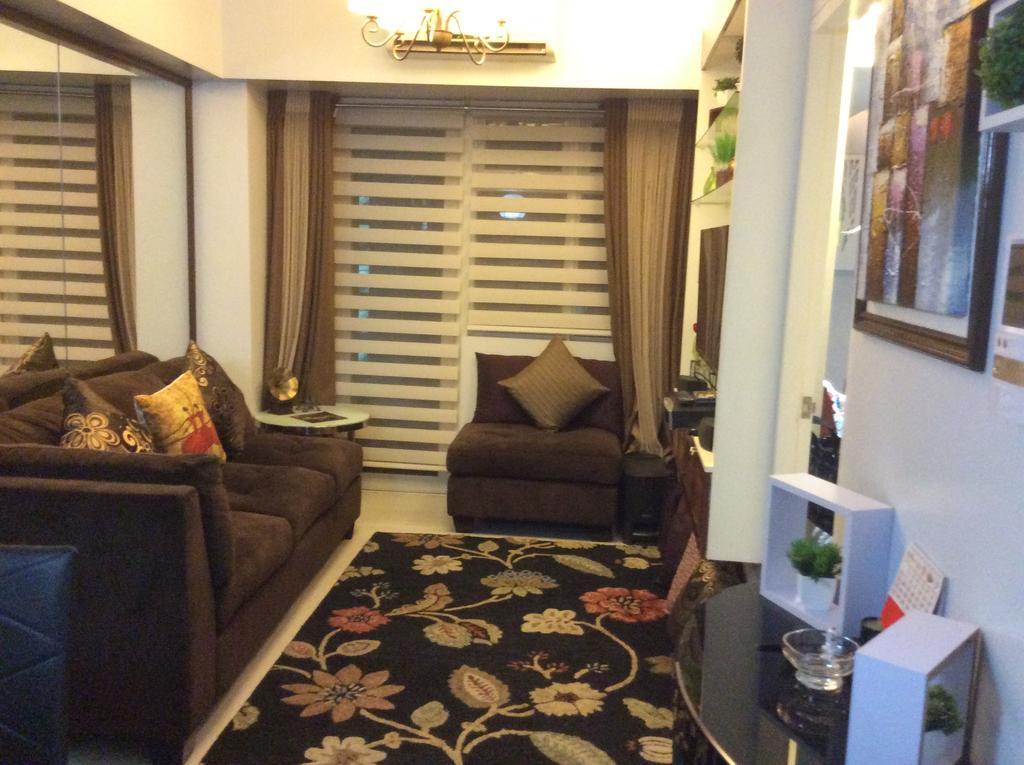 At Parkside Across The Airport Apartment *