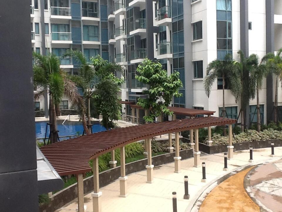 Apartment Palm Tree Genlex *