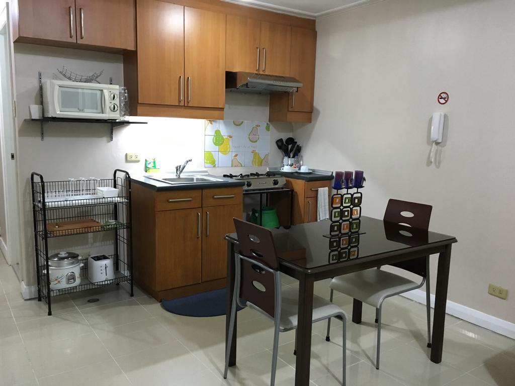 Apartment Mch Suites At Robinson's Place Residences Manila