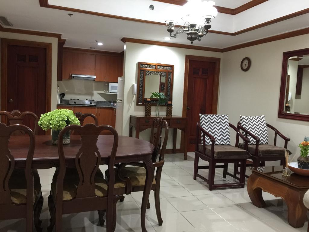 Mch Suites At Robinson's Place Residences *