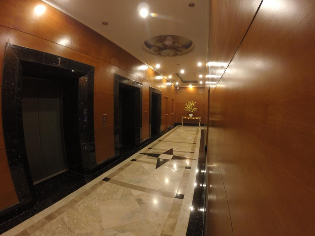 Apartment Burgundy Mckinley Place Service Apartment *