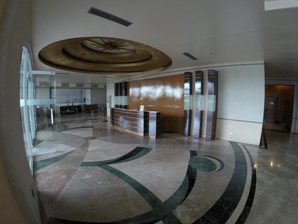 Burgundy Mckinley Place Service Apartment Manila