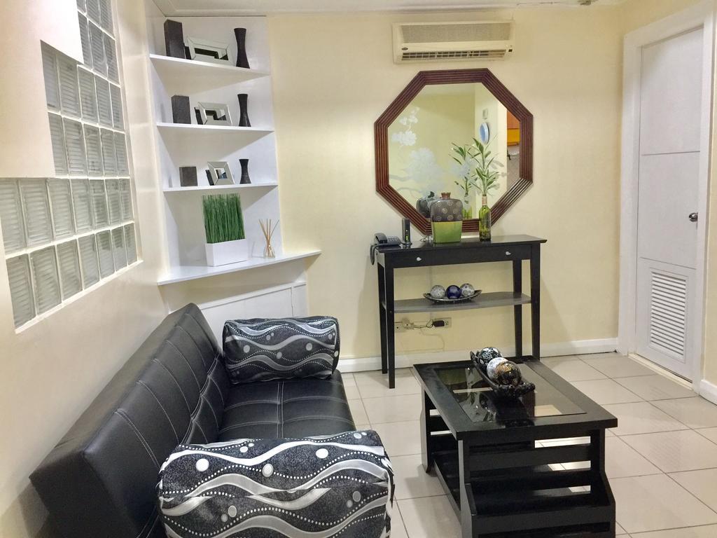 Mch Suites At Robinson's Place Residences Apartment *