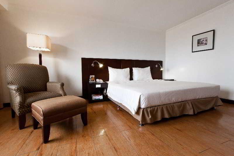 Pearl Garden Hotel 3*