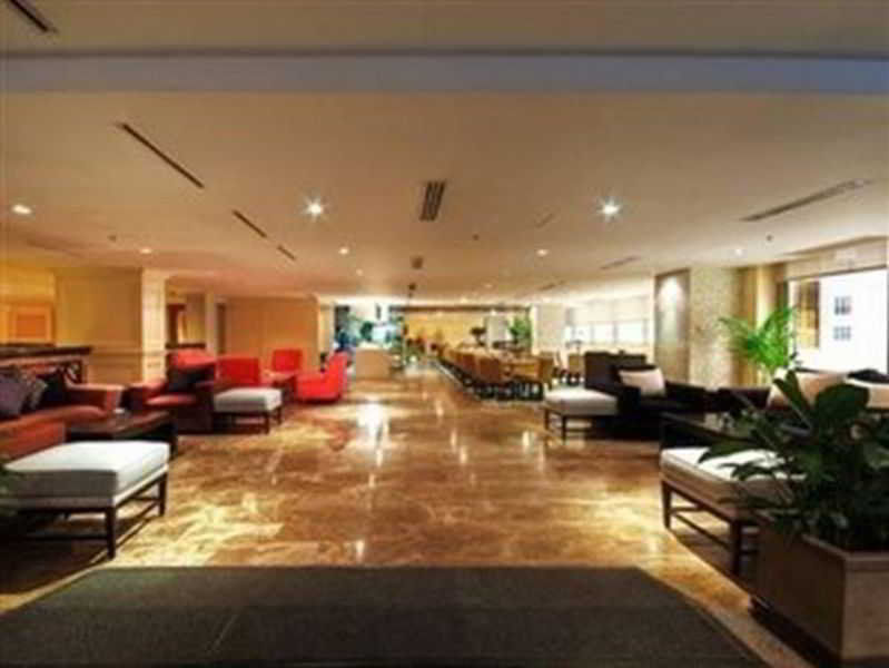 Maxims Hotel
