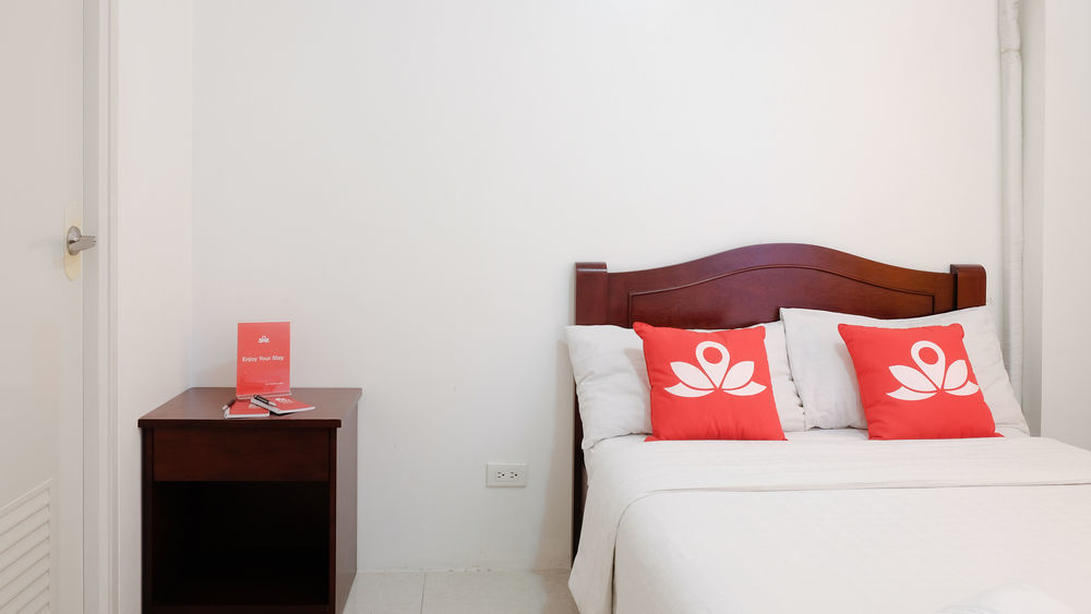Oyo 893 Dian Makati *