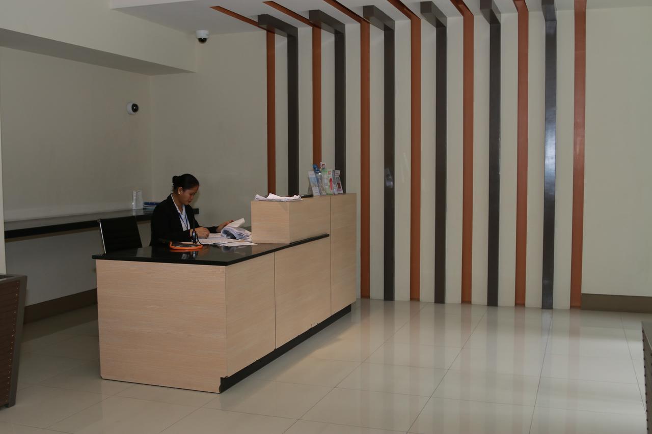 De Luxe 7qrs Manila