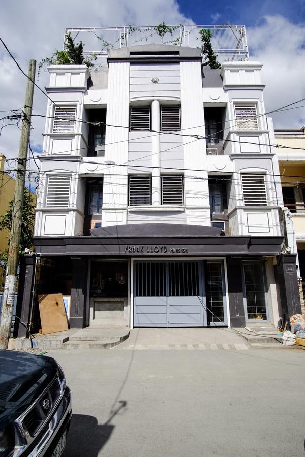 Frank Lloyd Apartelle * Manila