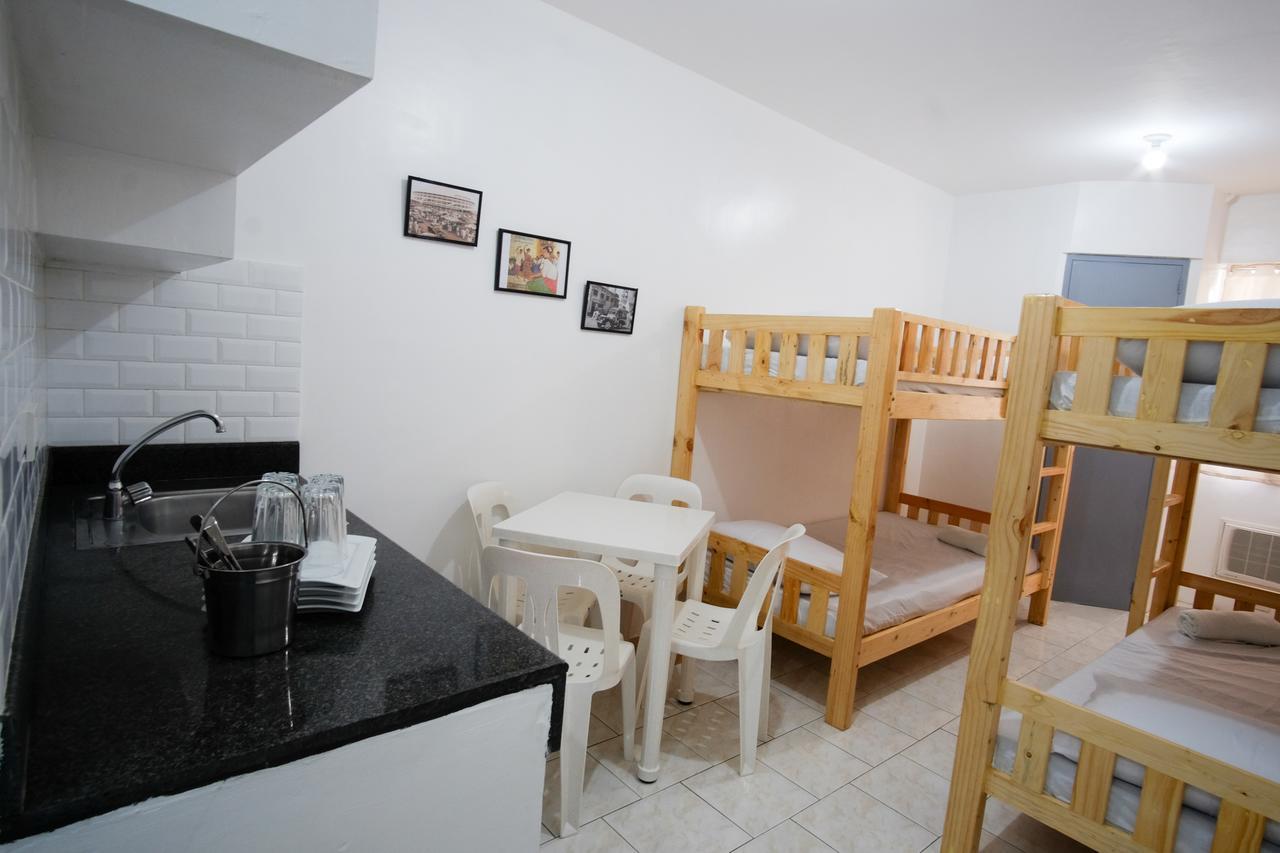 Frank Lloyd Apartelle Apartment *