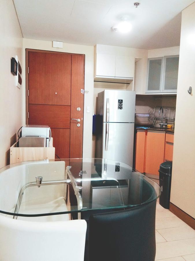 Apartment Two Palm Tree Aesthetic Condotel