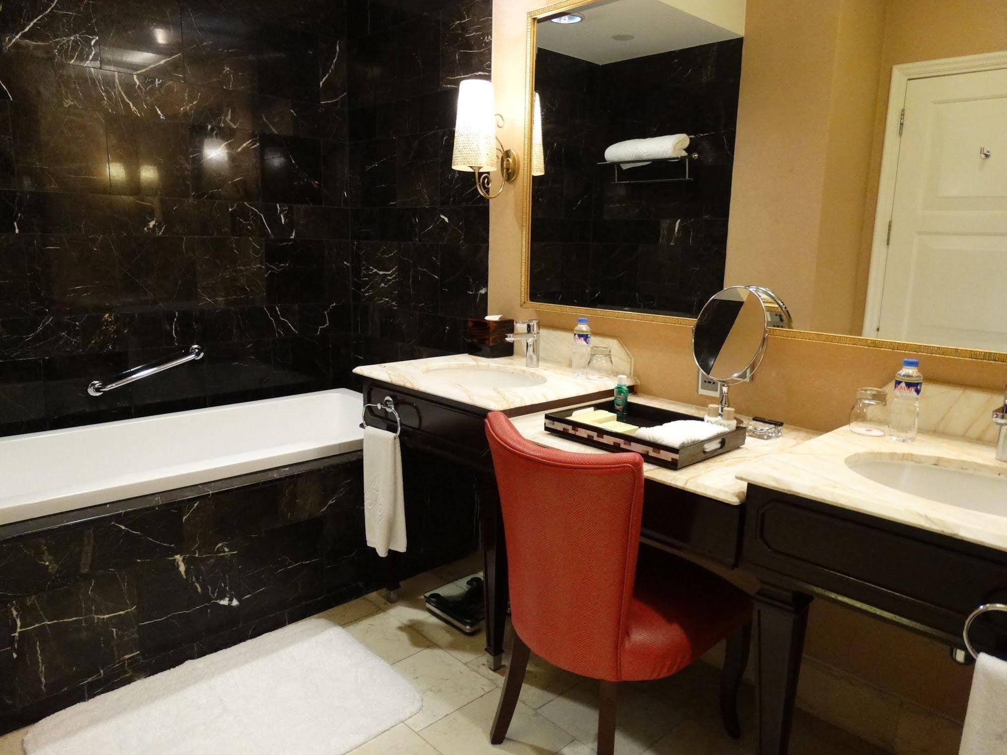 Maxims Hotel Hotel 5*