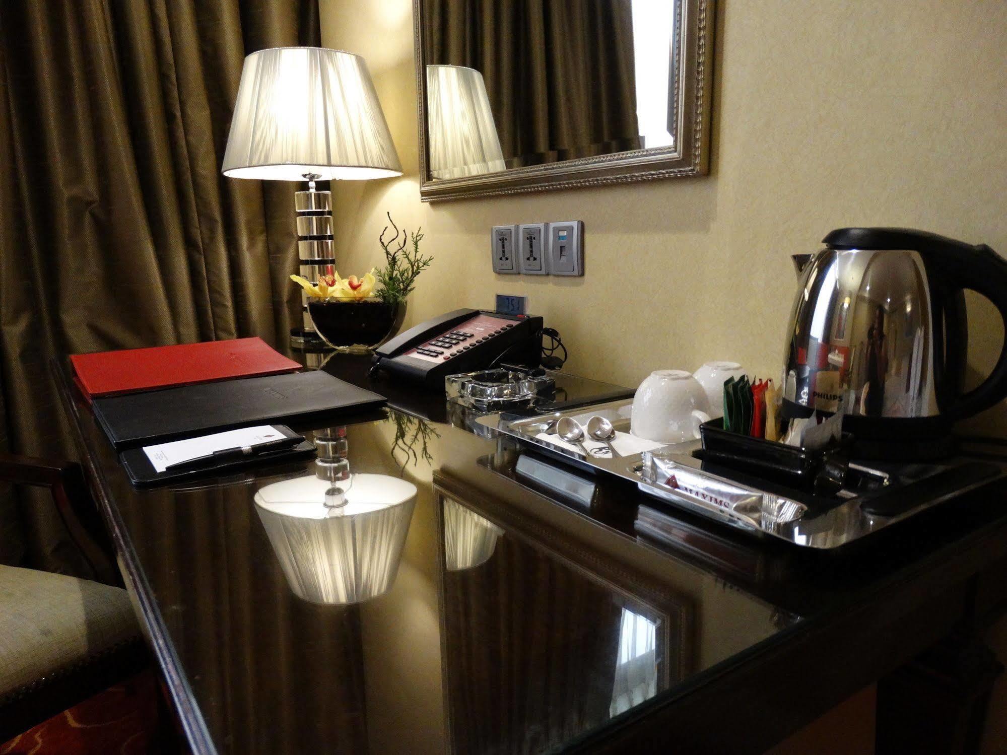 Hotel Maxims Hotel