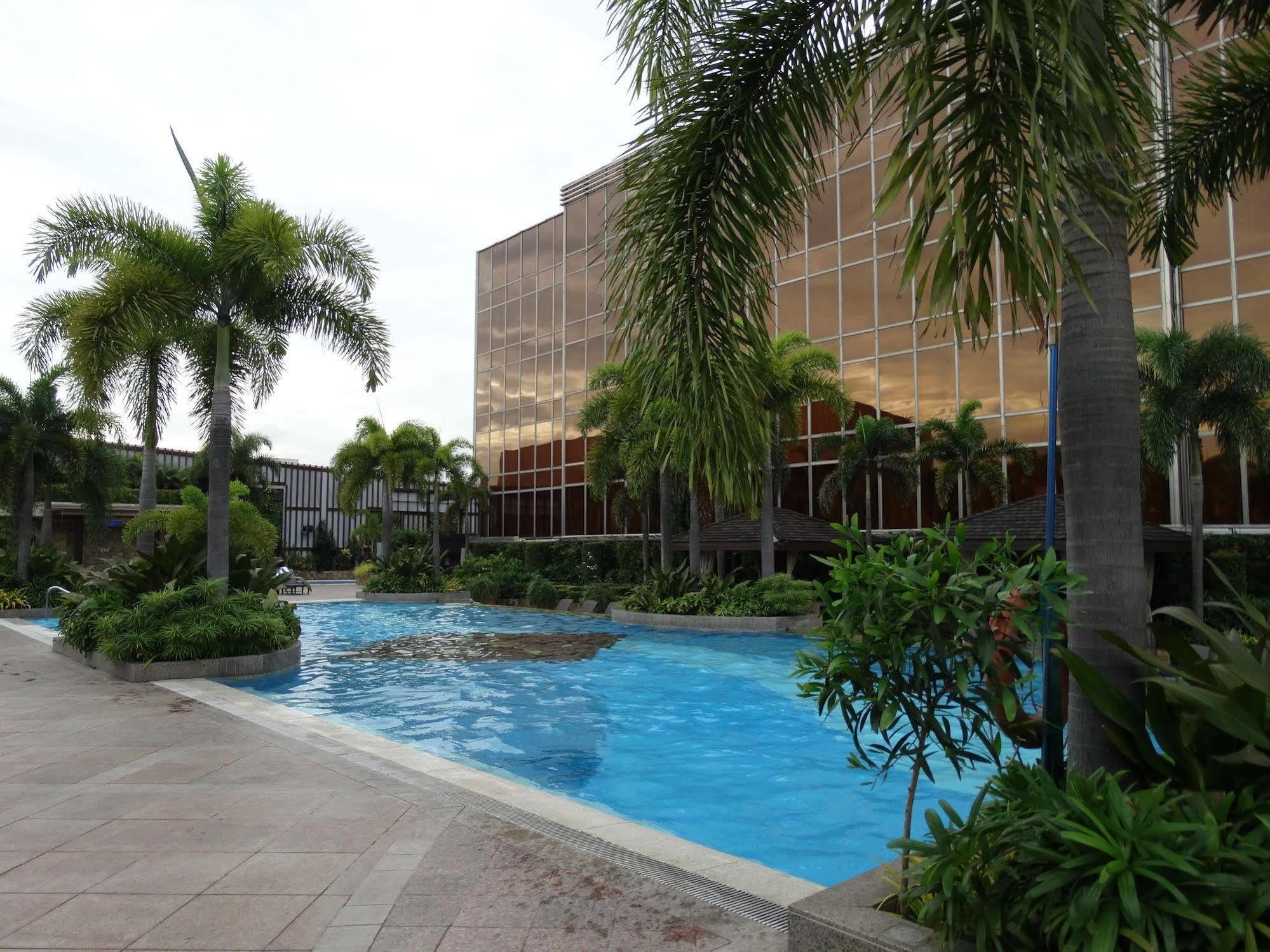 Hotel Maxims Hotel Manila