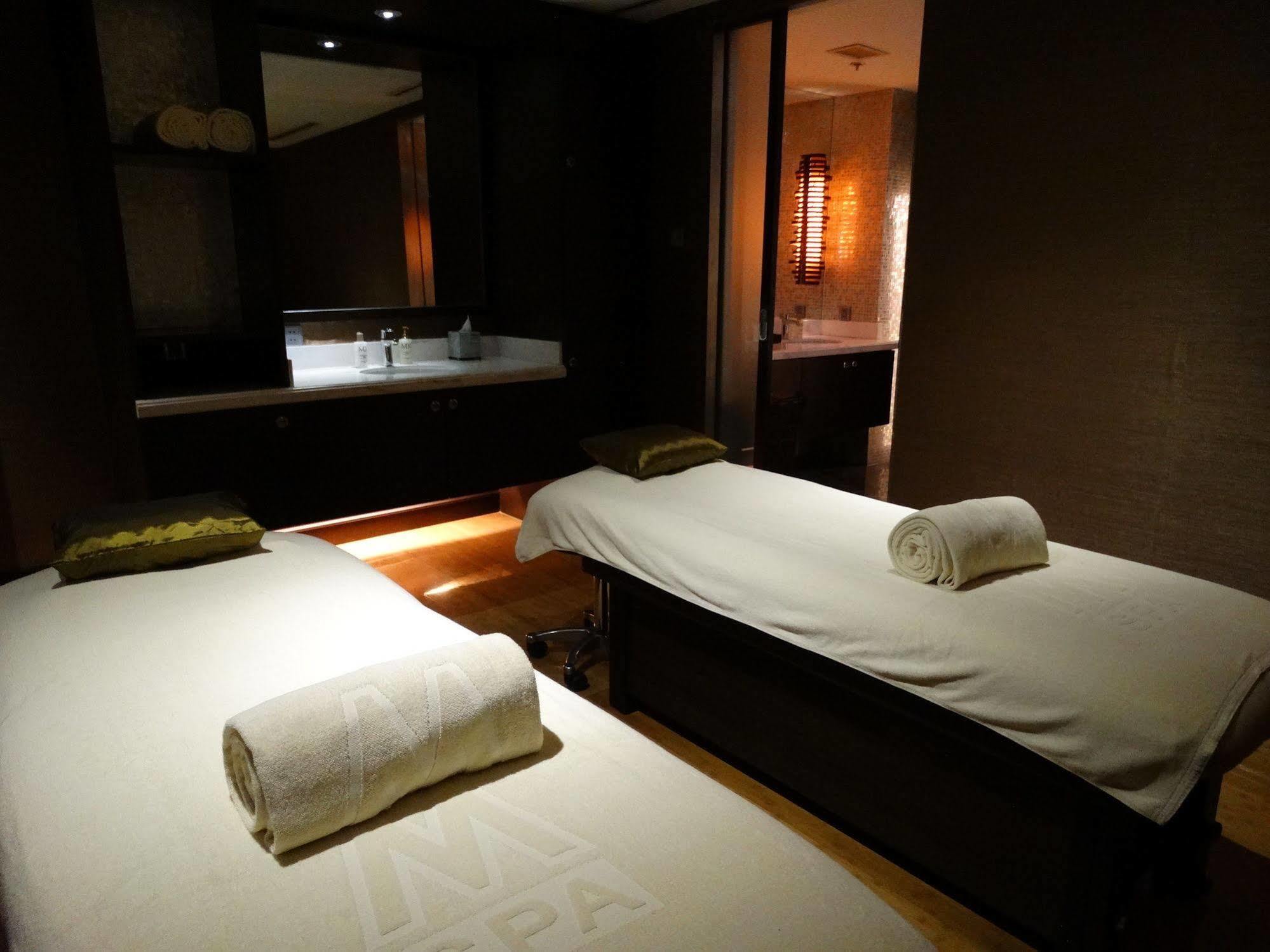 Maxims Hotel Hotel Manila