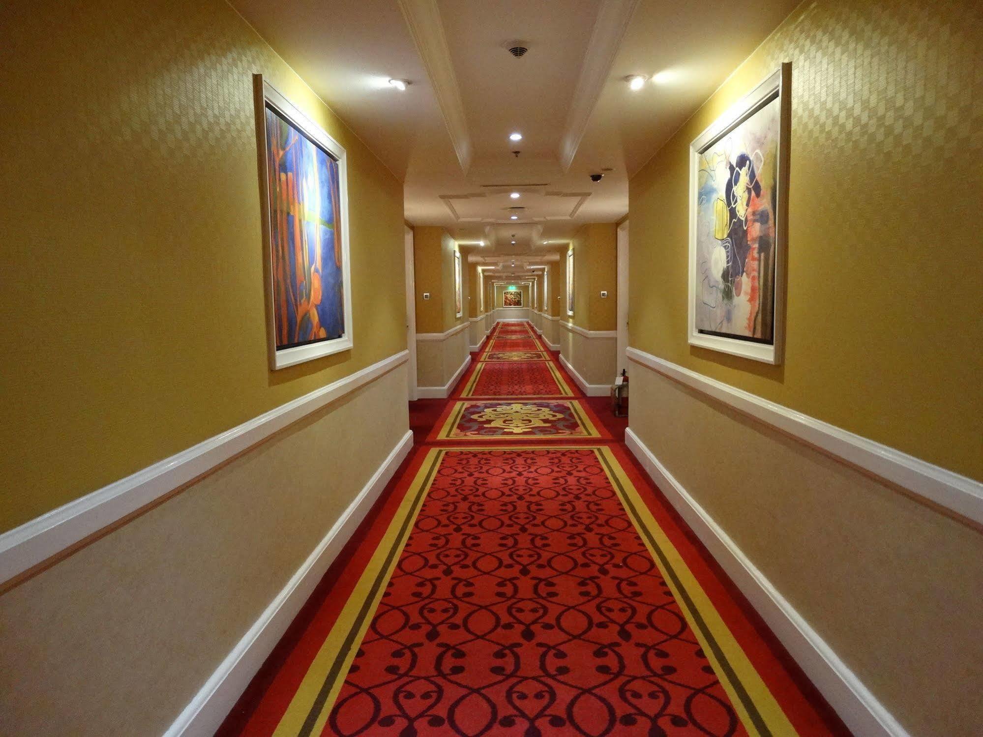 Maxims Hotel 5* Manila