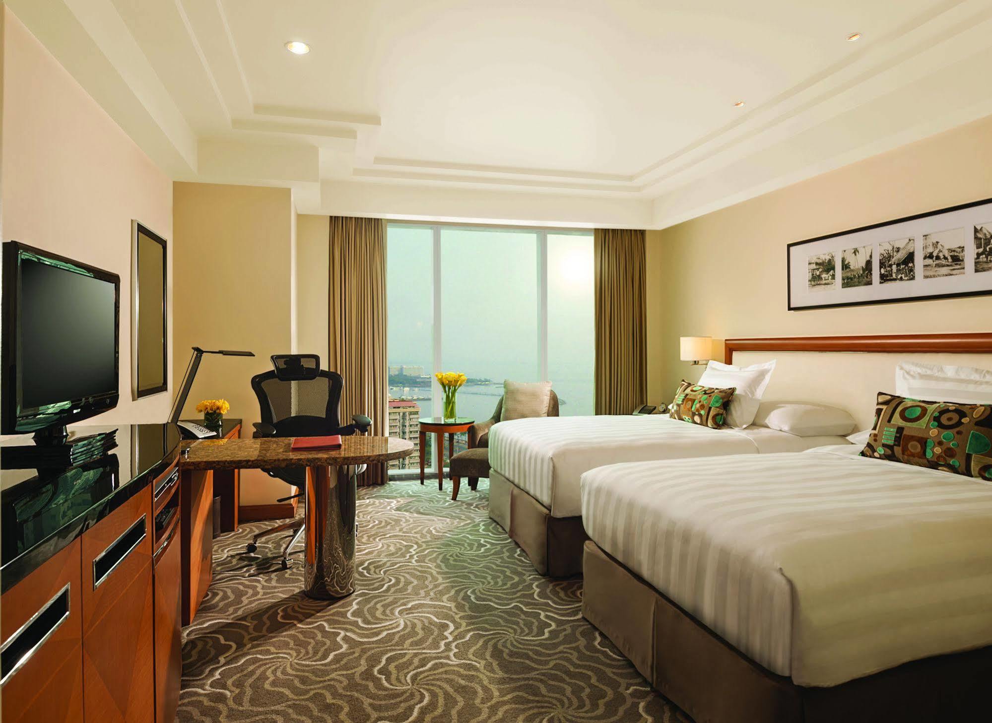 Sheraton Bay Hotel