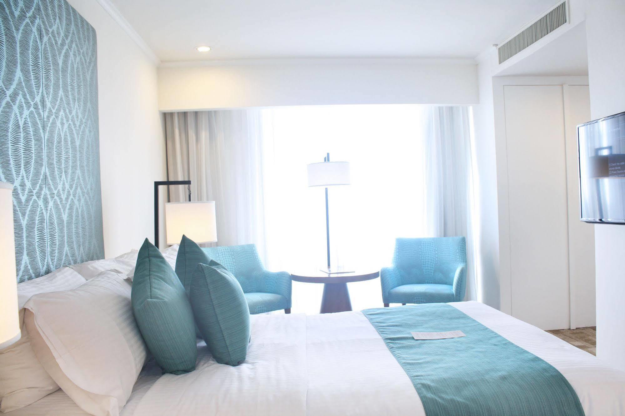Hotel Manila Pavilion Hotel And Casino 4*
