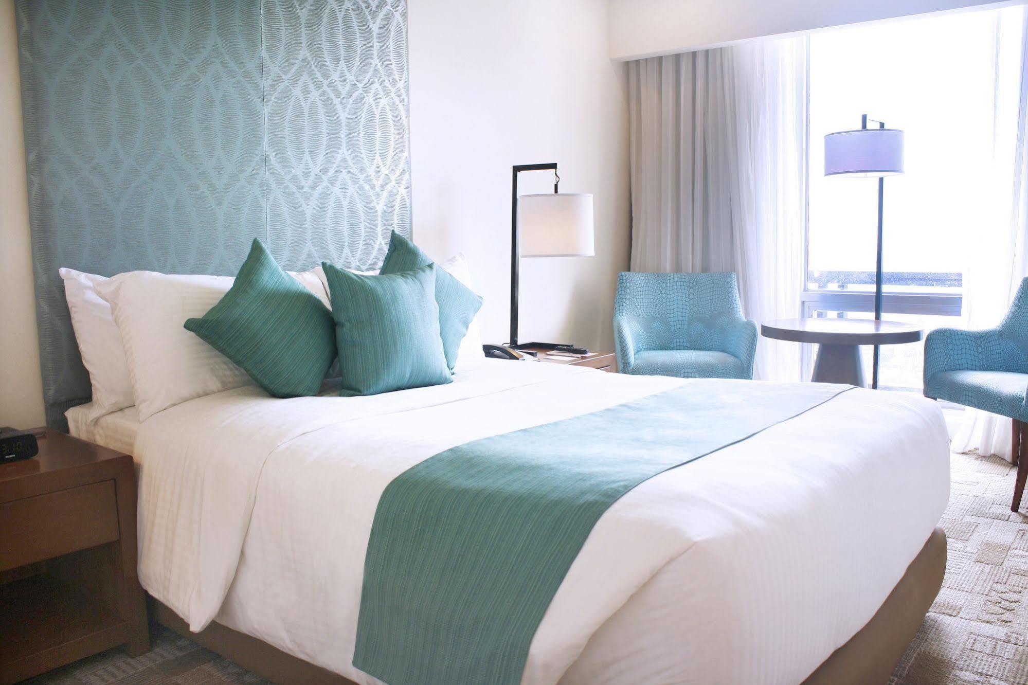 Hotel Manila Pavilion Hotel And Casino 4*