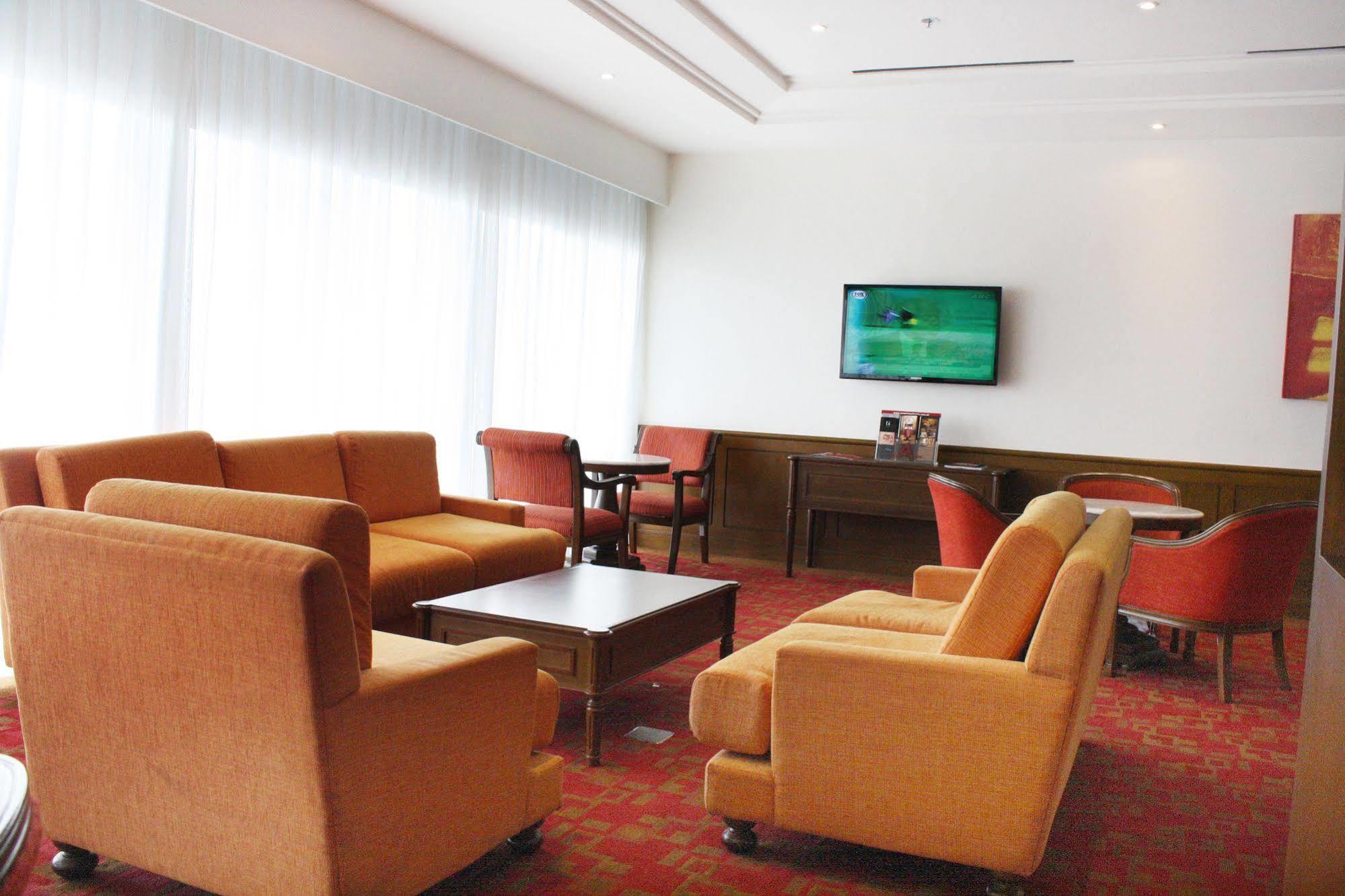 Manila Pavilion Hotel And Casino Hotel 4*
