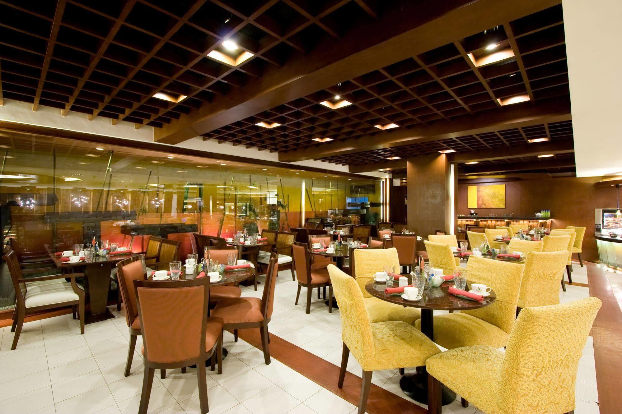 Manila Pavilion Hotel And Casino 4*