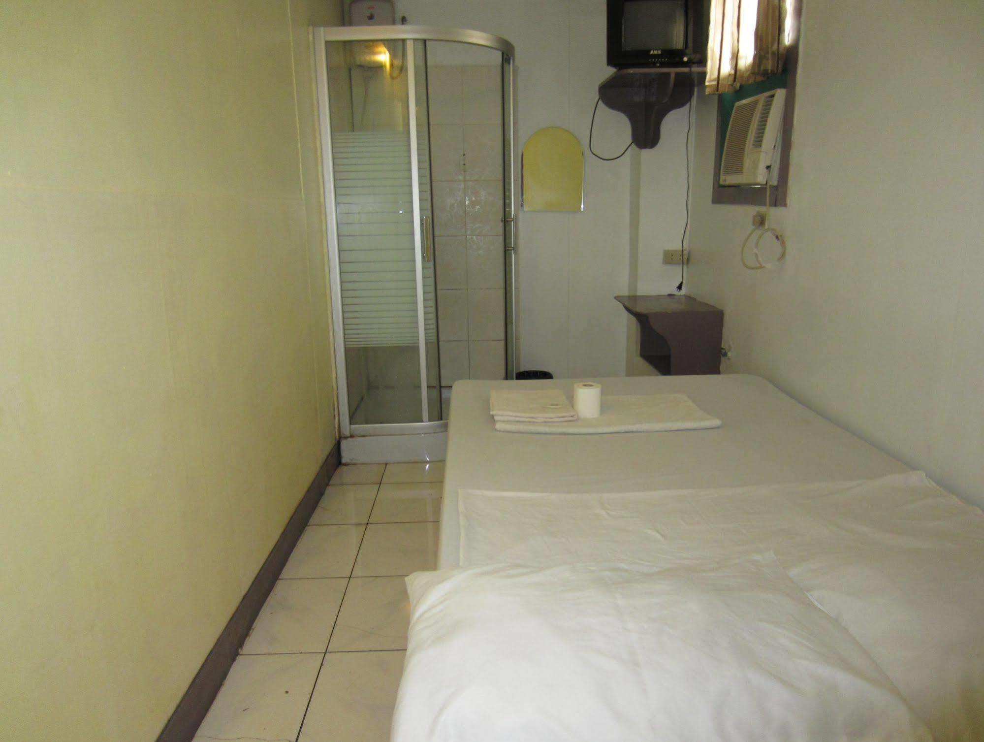 Oyo 790 Mango Hotel 2*