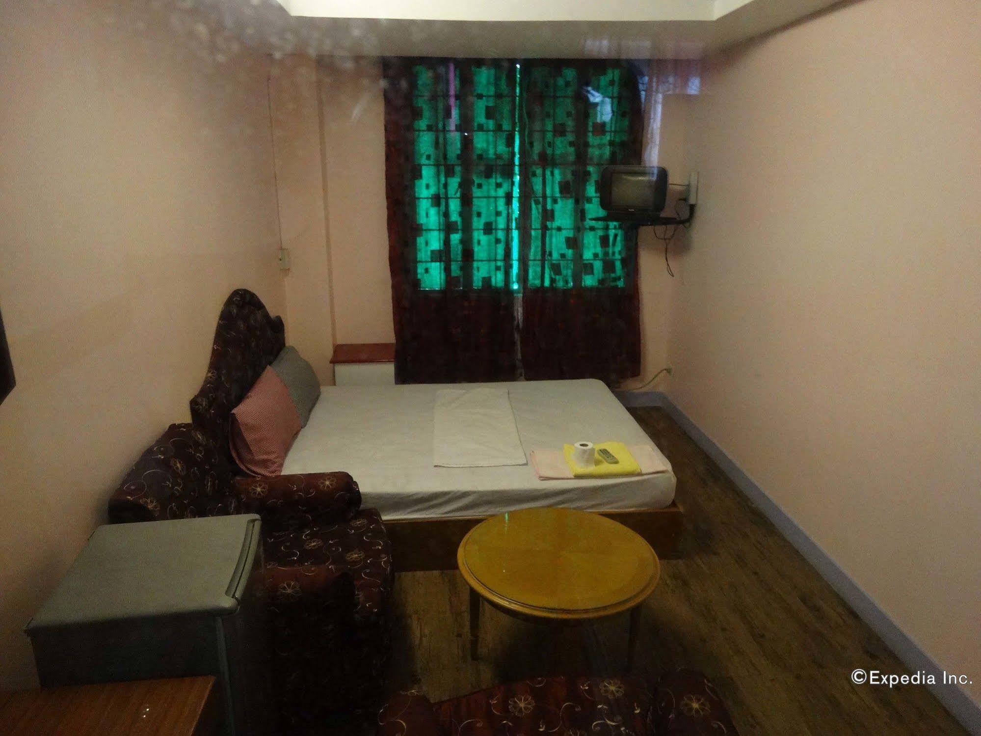 Hotel Oyo 790 Mango Manila
