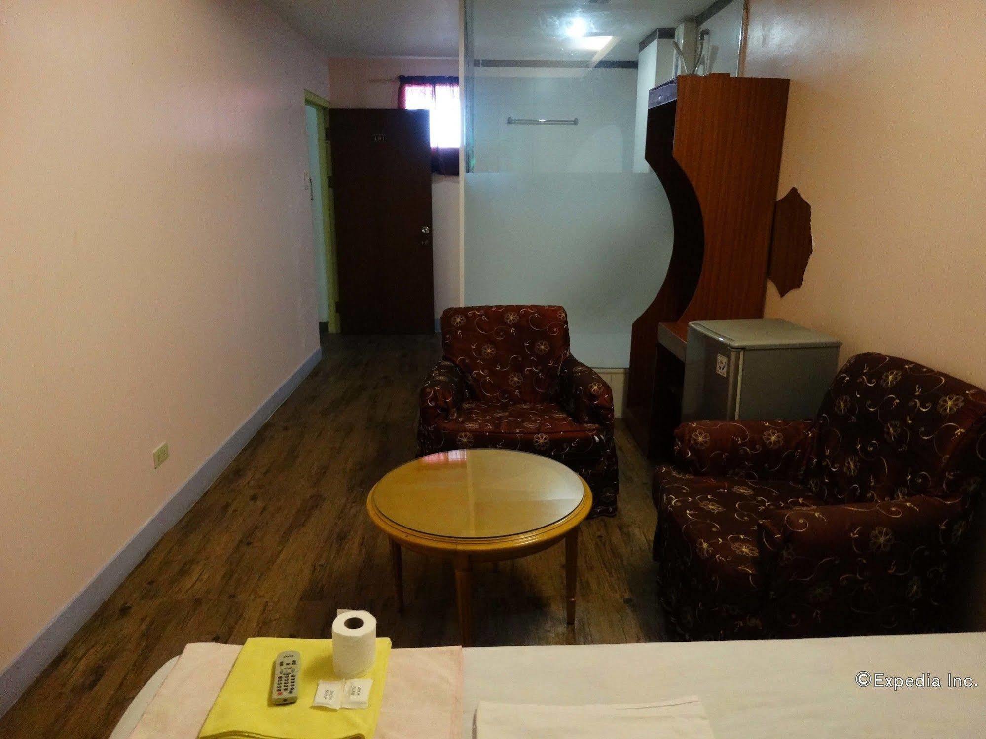 Hotel Oyo 790 Mango Manila