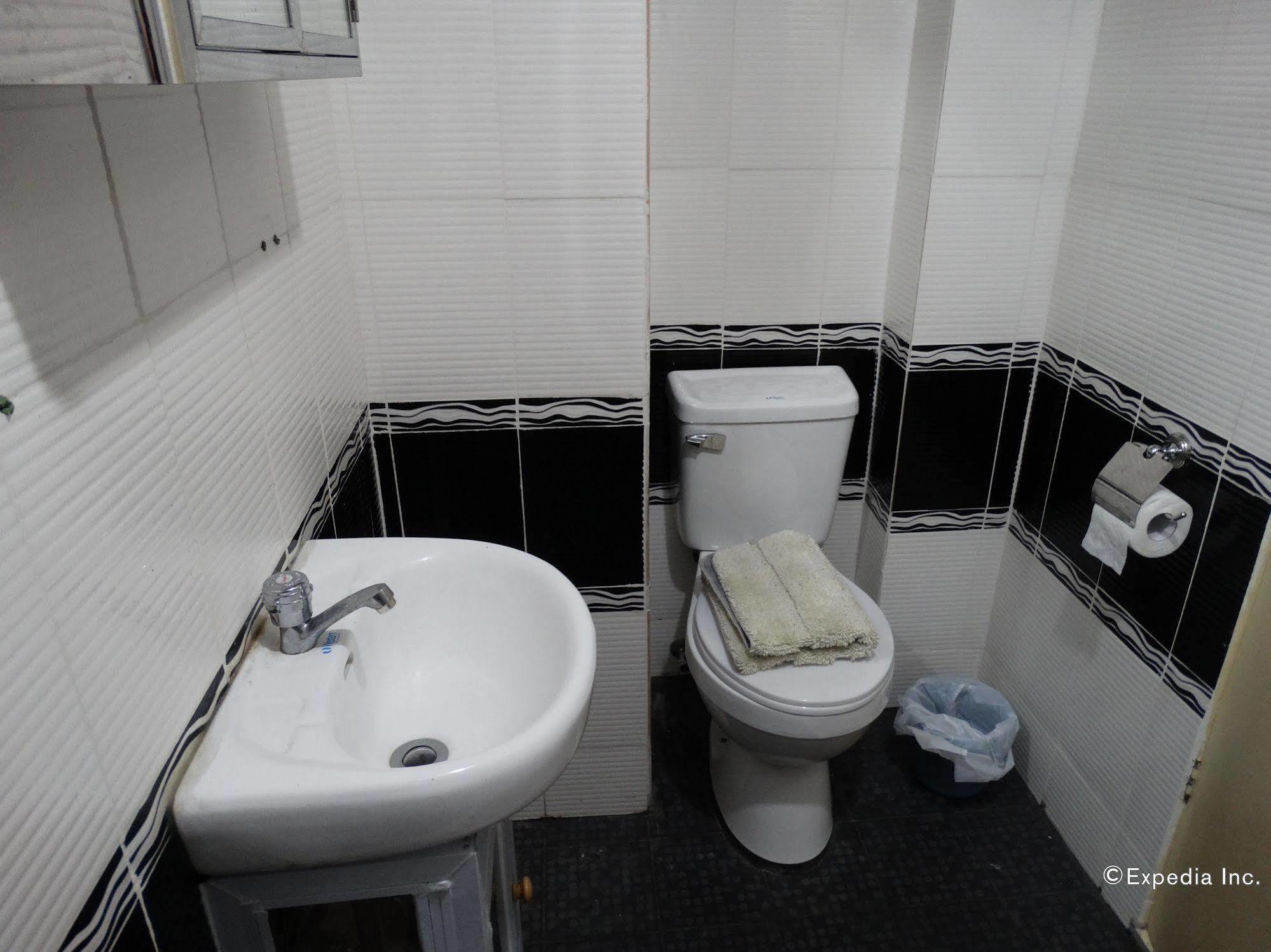 The Southern Cross 3*