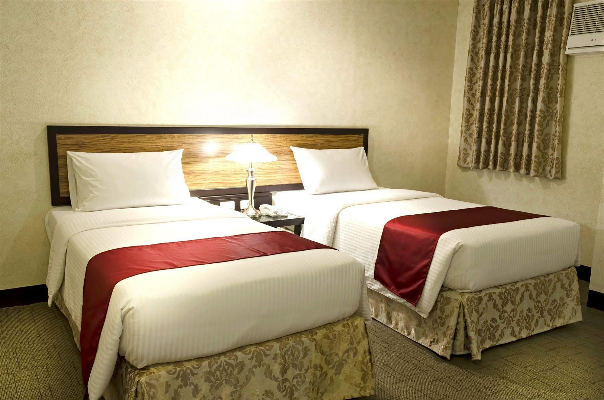 D Circle Hotel 3*