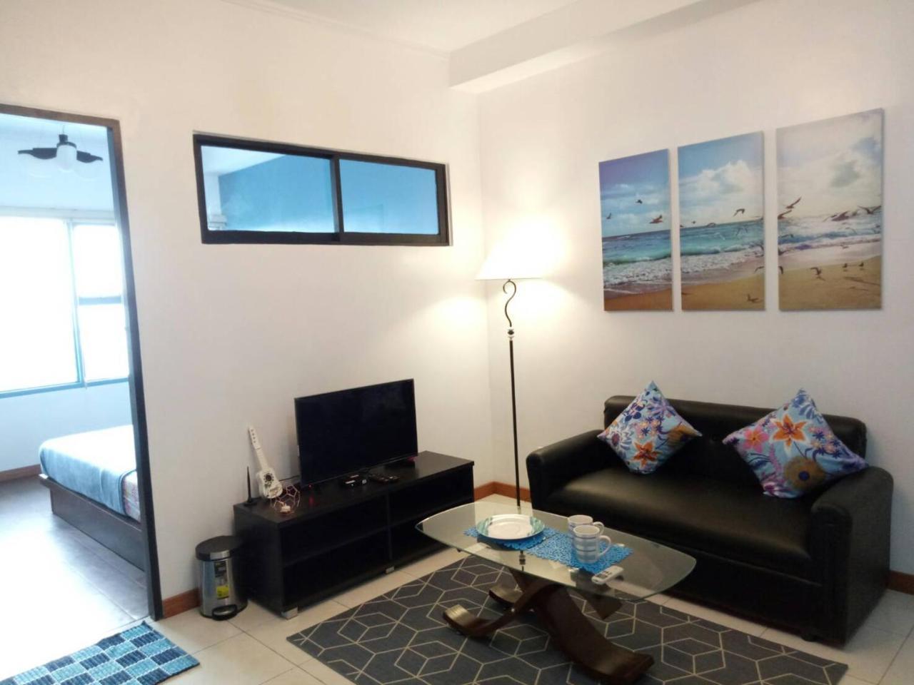 Serena's House Malate Apartment *