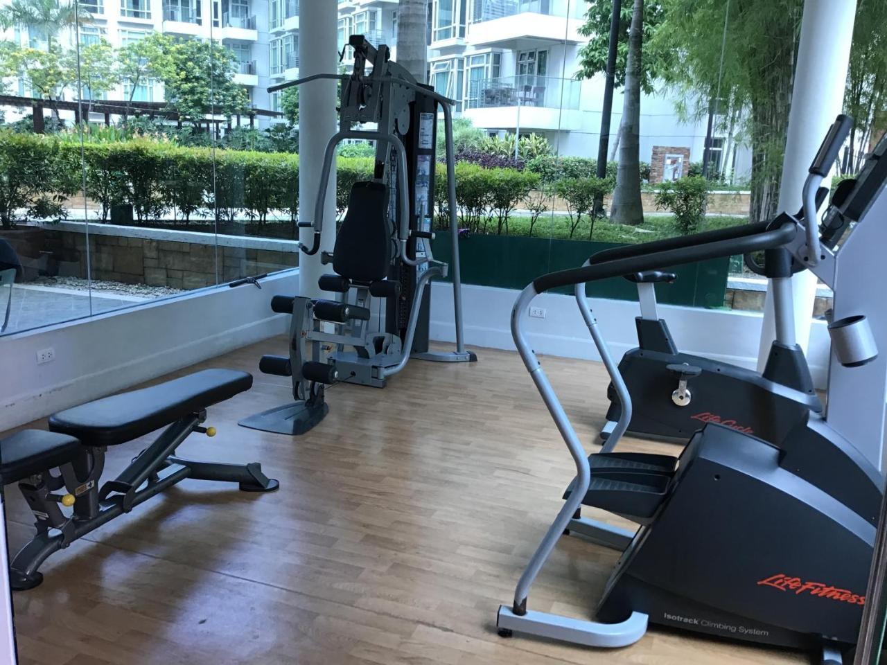 Apartment At Parkside Across The Airport Manila