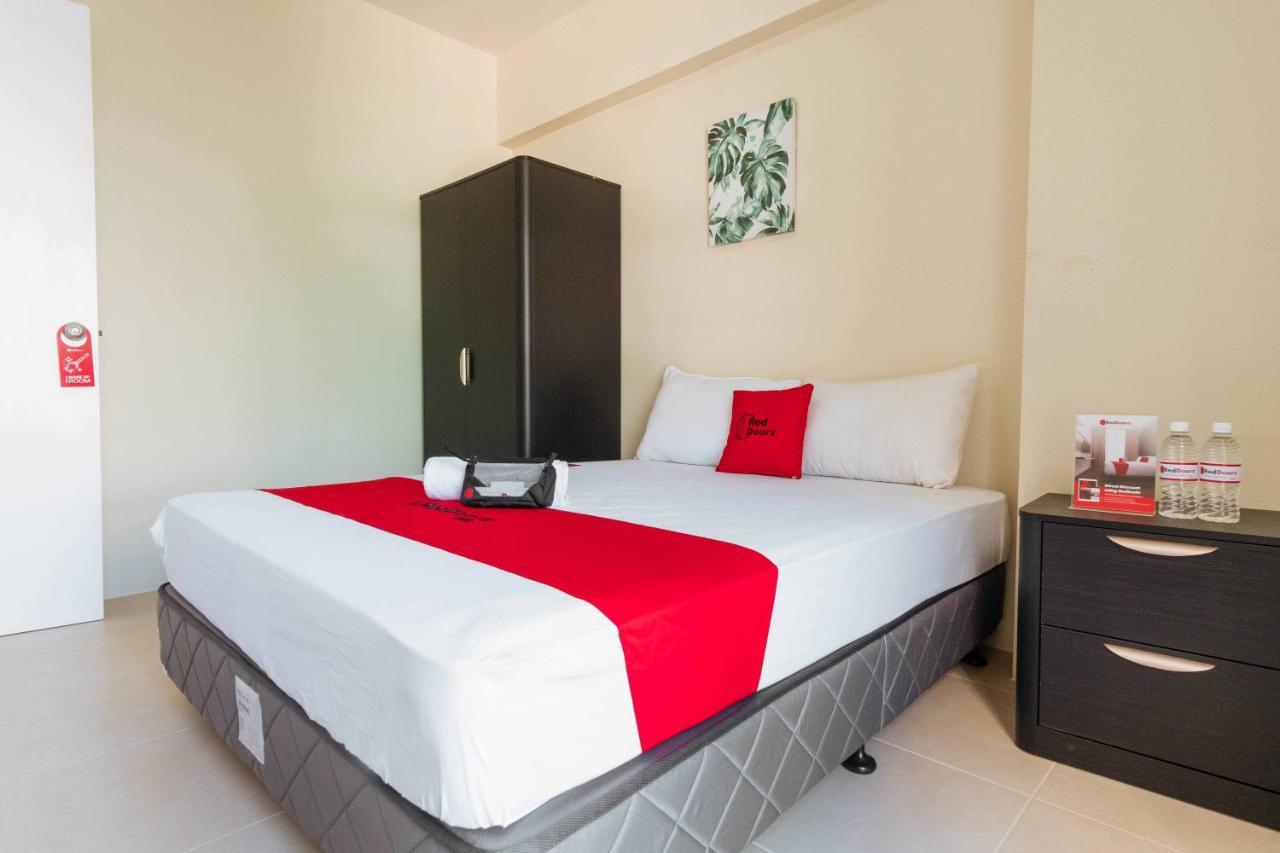 Reddoorz Premium @ Avida Verte Bgc * Manila