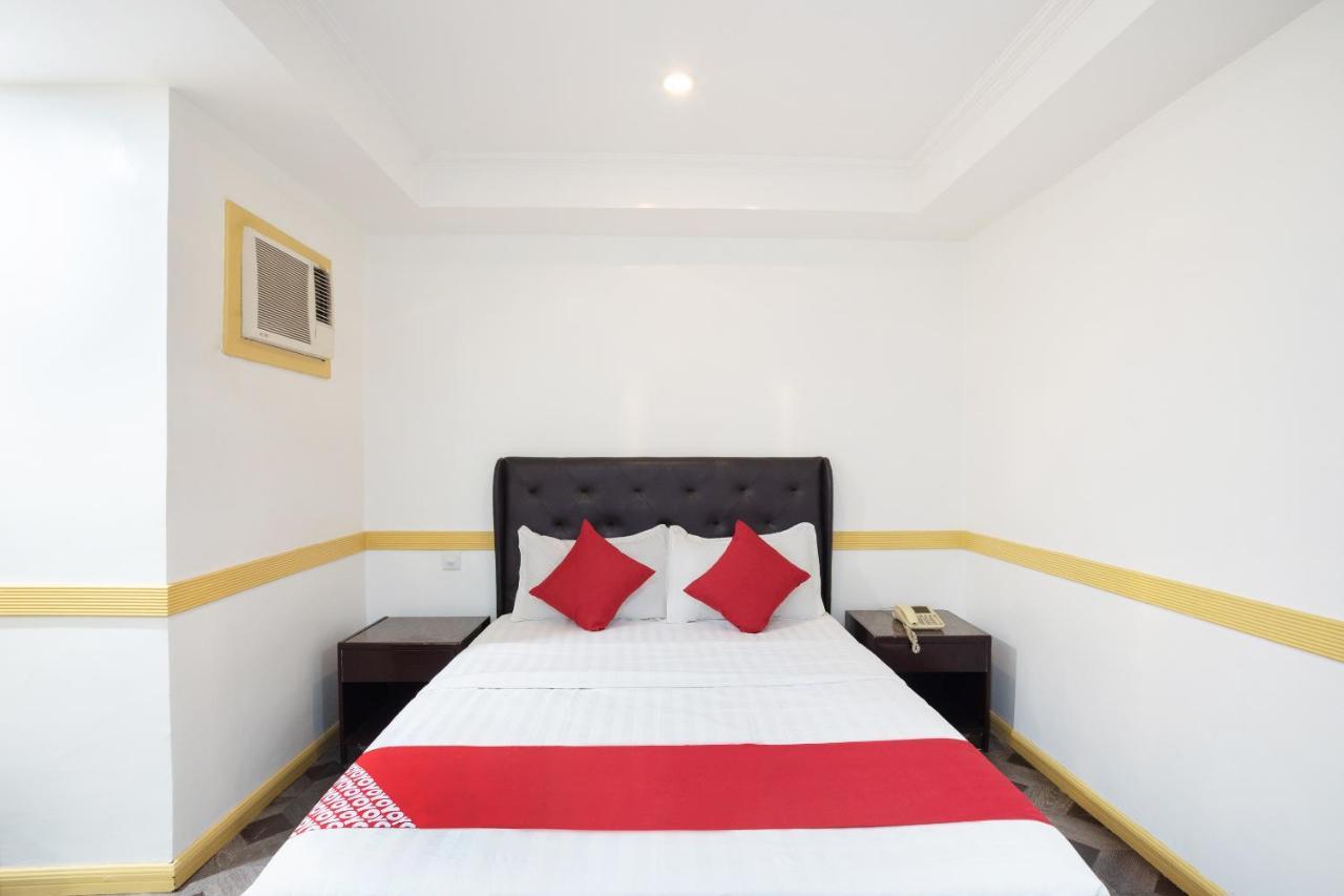 Oyo 138 White Palace 2*
