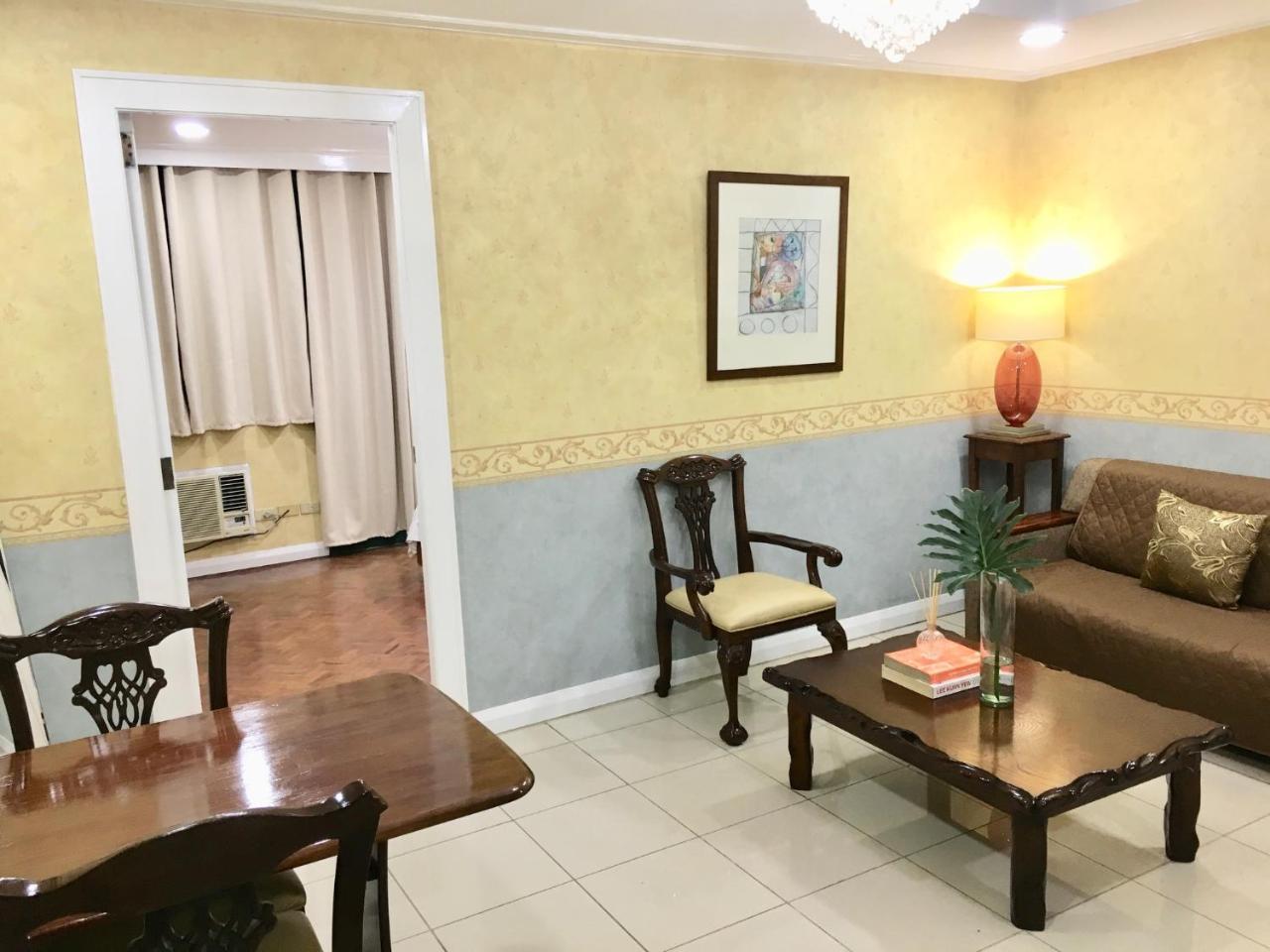 Mch Suites At Robinson's Place Residences *
