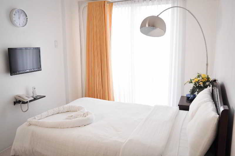 Oyo 893 Dian Makati Apartment *