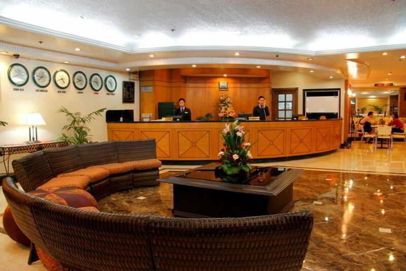 Executive Plaza 3*