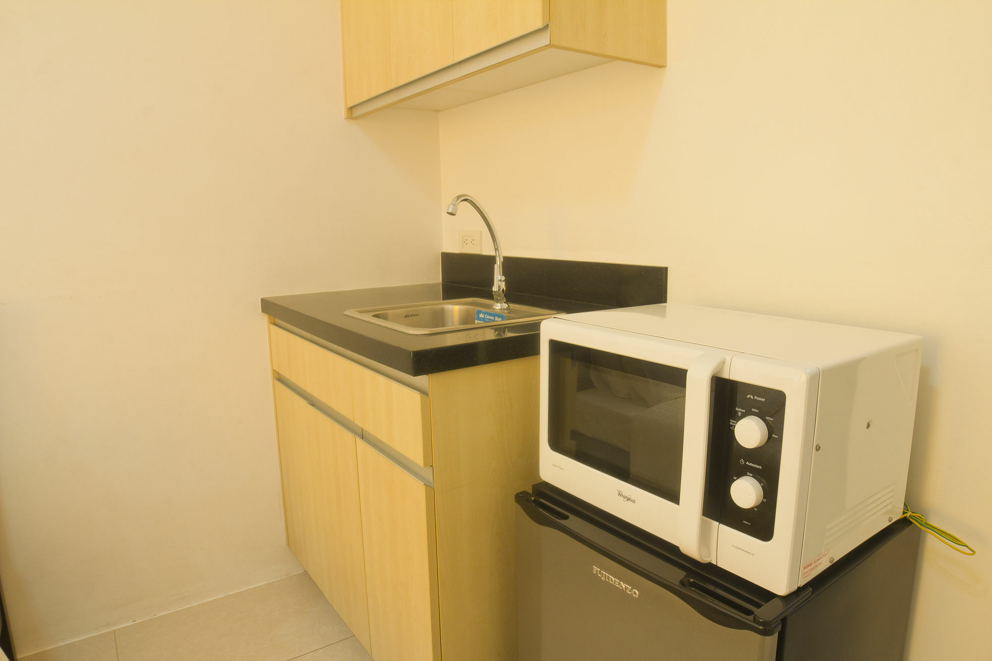 Oyo 893 Dian Makati Apartment *