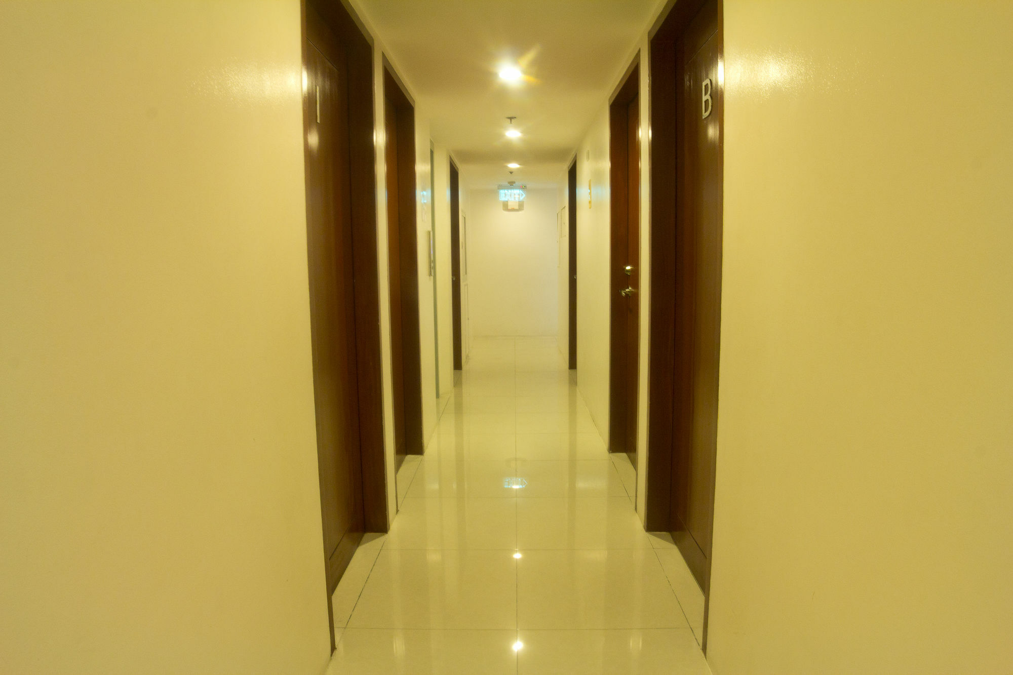 Oyo 893 Dian Makati Apartment