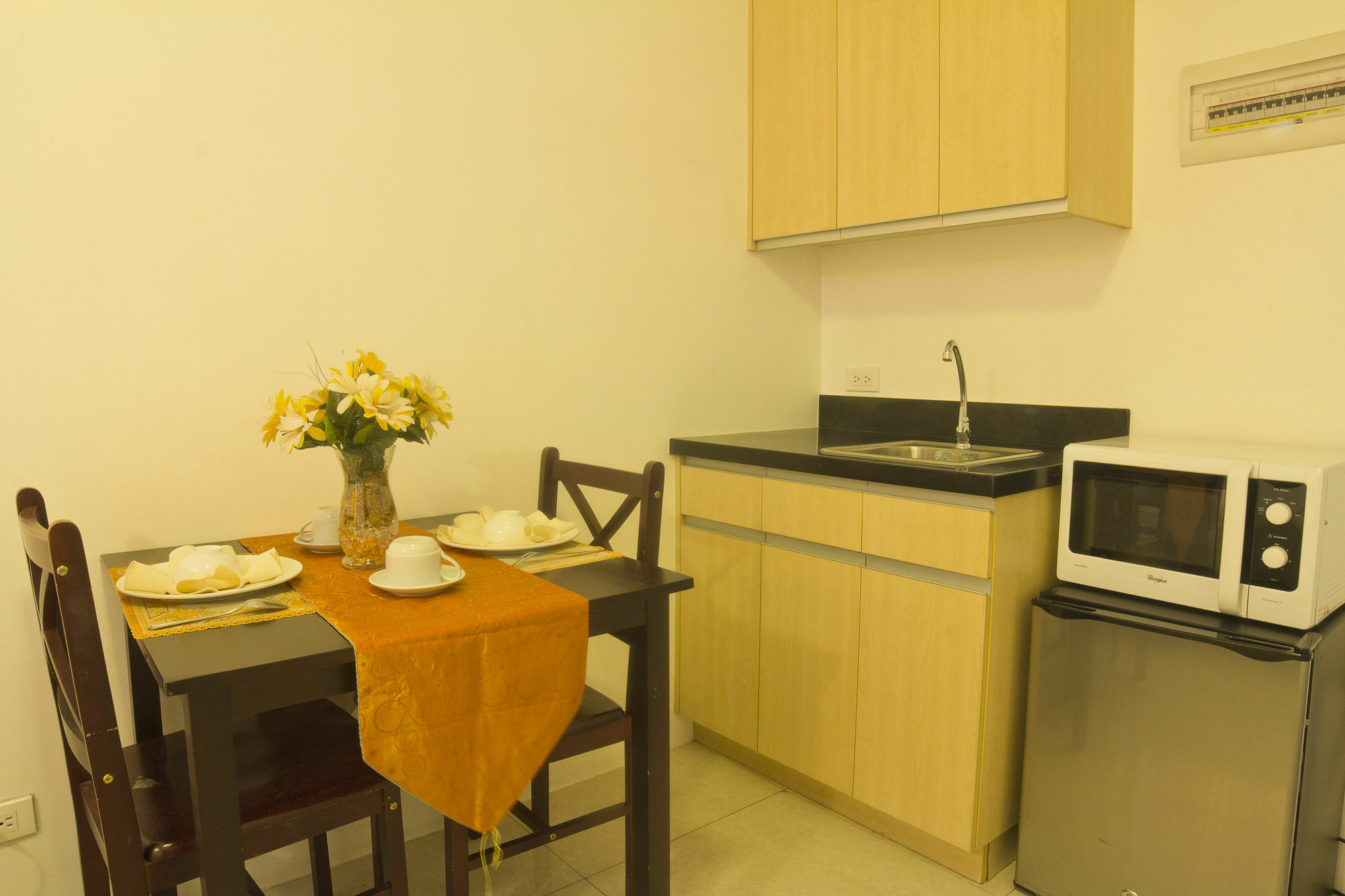 Oyo 893 Dian Makati Apartment