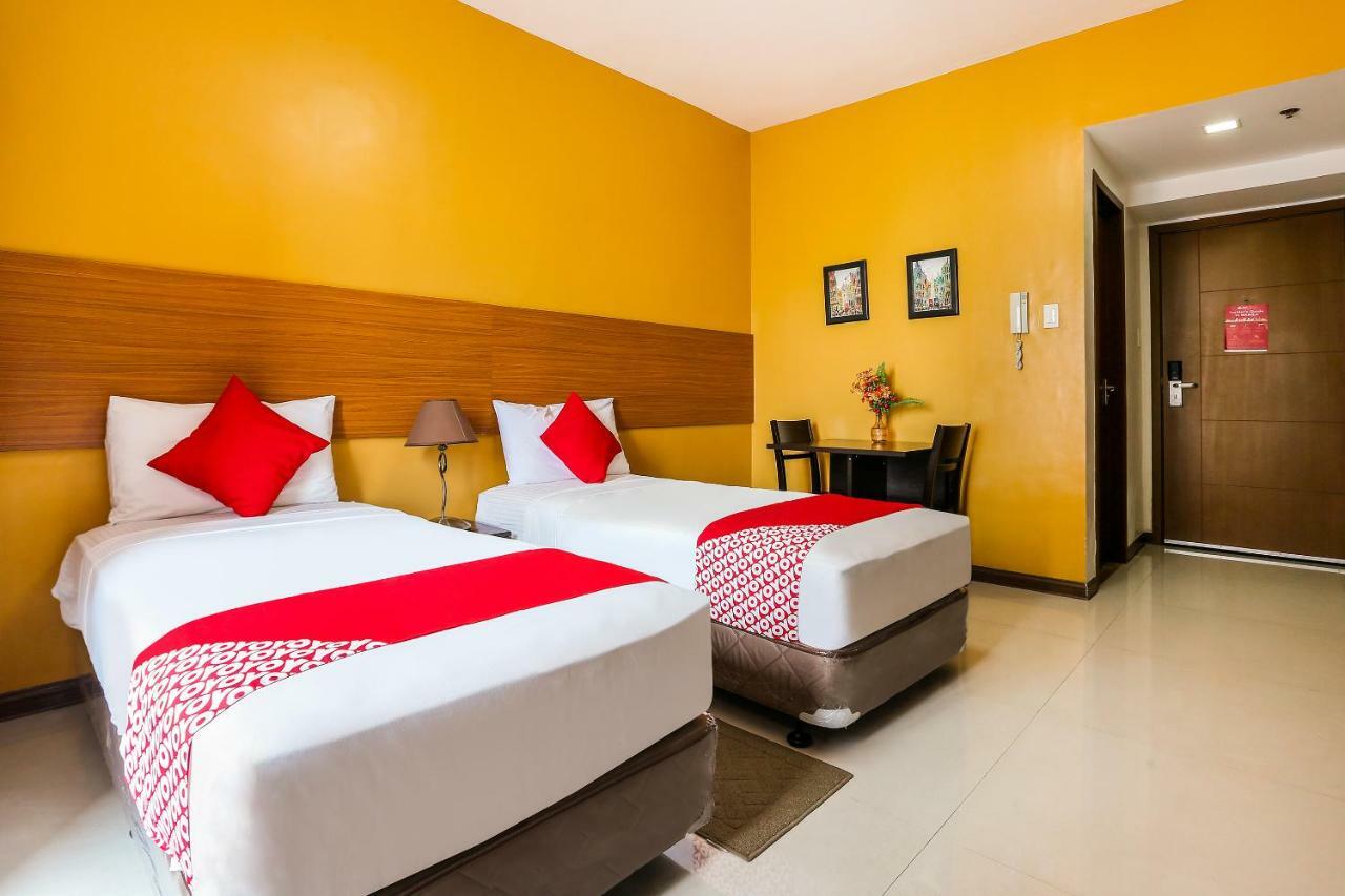 Hotel Oyo 215 Sunshine City Suites