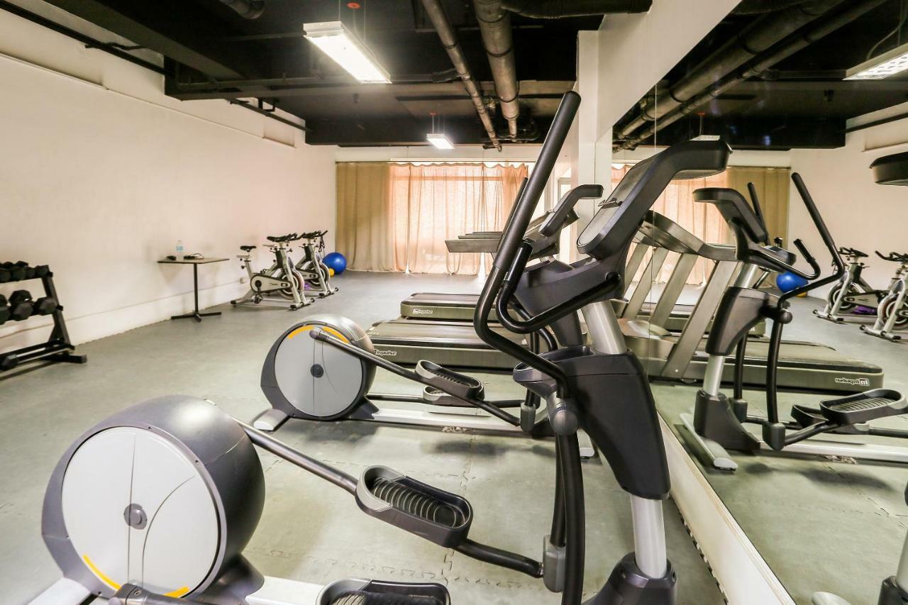 Oyo 215 Sunshine City Suites Hotel Manila