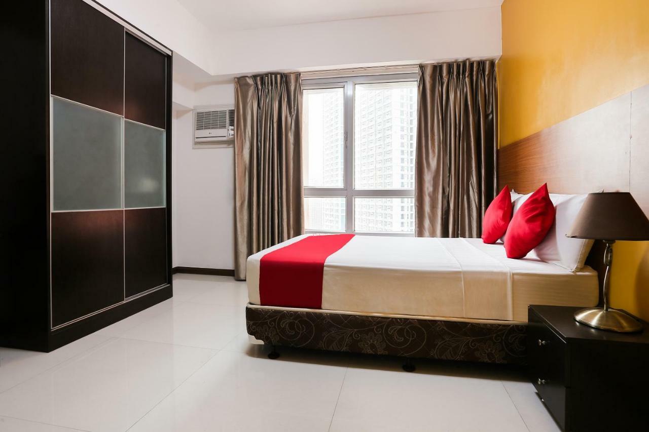 Oyo 215 Sunshine City Suites
