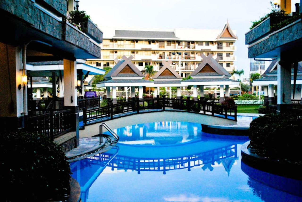 2 Bedroom Deluxe With Balcony Apartment Manila