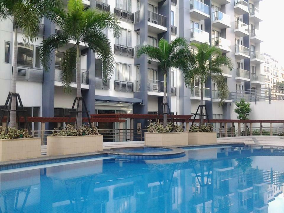 One Palm Tree Apartment Manila