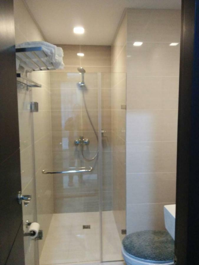 101 Newport Blvd Condotel Manila