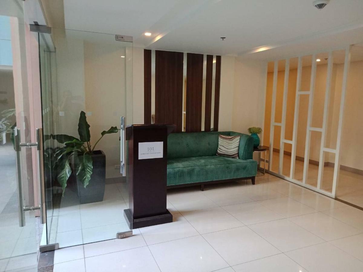 Chillax 101 Newport Boulevard * Manila