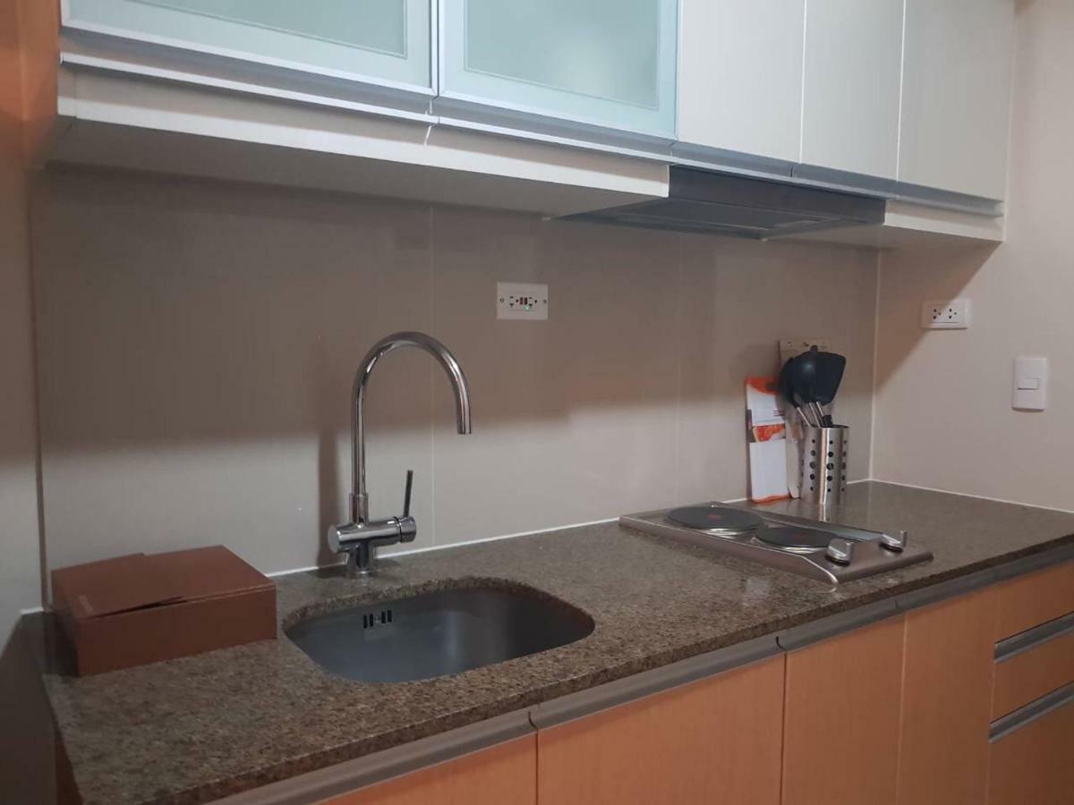 Uptown Mall Area Bonifacio Apartment