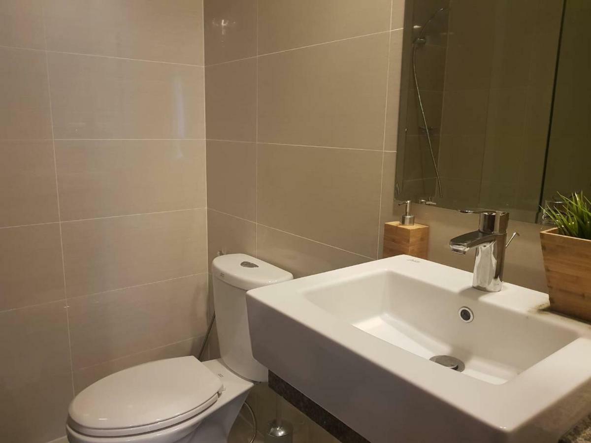 Uptown Mall Area Bonifacio Apartment