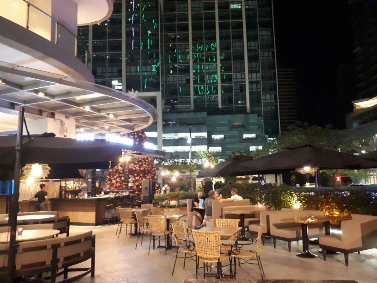 Apartment Uptown Mall Area Bonifacio Manila